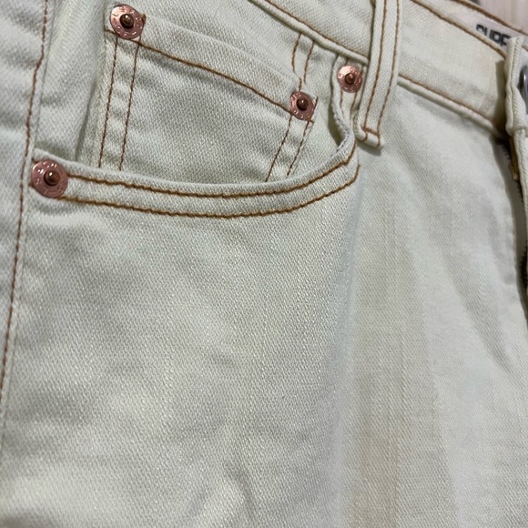 Levi's superlow 518 yellow capris size 8 yellow denim perfect for summer - Picture 2 of 4